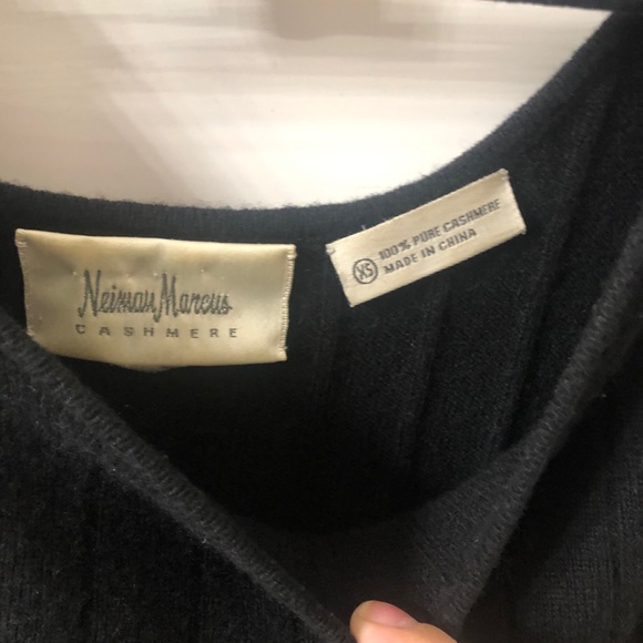 Neiman Marcus 100% cashmere tank - Picture 2 of 2